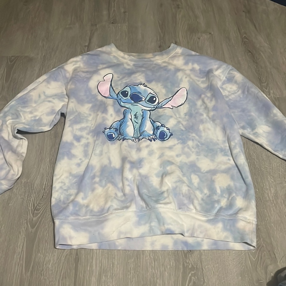 Medium Disney stitch long sleeve shirt